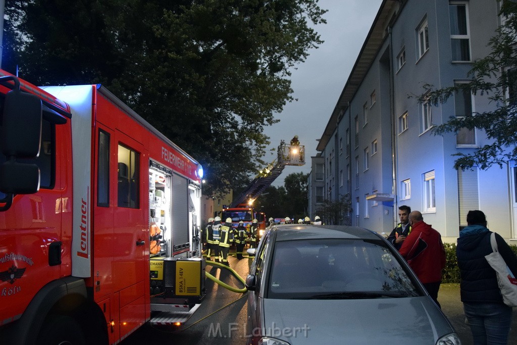 Feuer 2 Y Kellerbrand Koeln Ostheim Ruppinerstr P017.JPG - Miklos Laubert